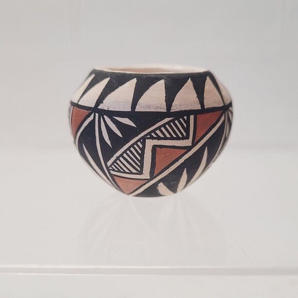 Acoma Pottery Vase Vintage Native American NM Pot Signed L Garcia Polychrome - Picture 2 of 12